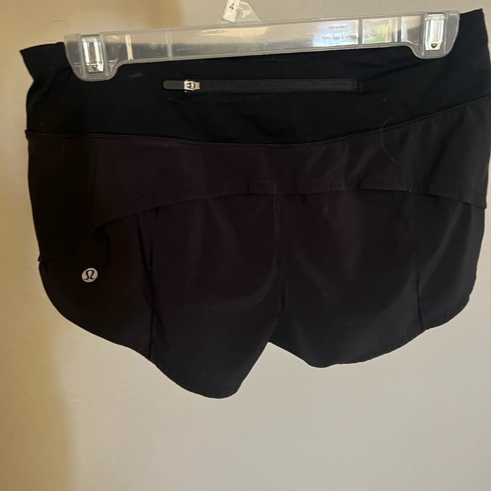lululemon athletica Women's Black 2.5 low waisted speed up Shorts